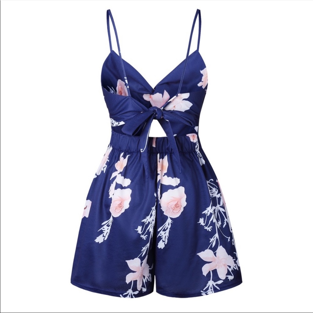 ♦️🆕Navy Blue Floral Back Tie Romper - Picture 6 of 7